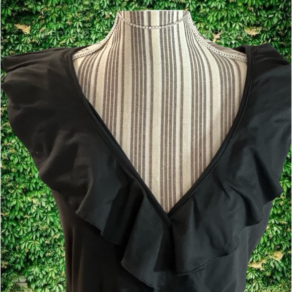 🆕 RUFFLE TRIM RUCHED DRESS - Picture 4 of 5